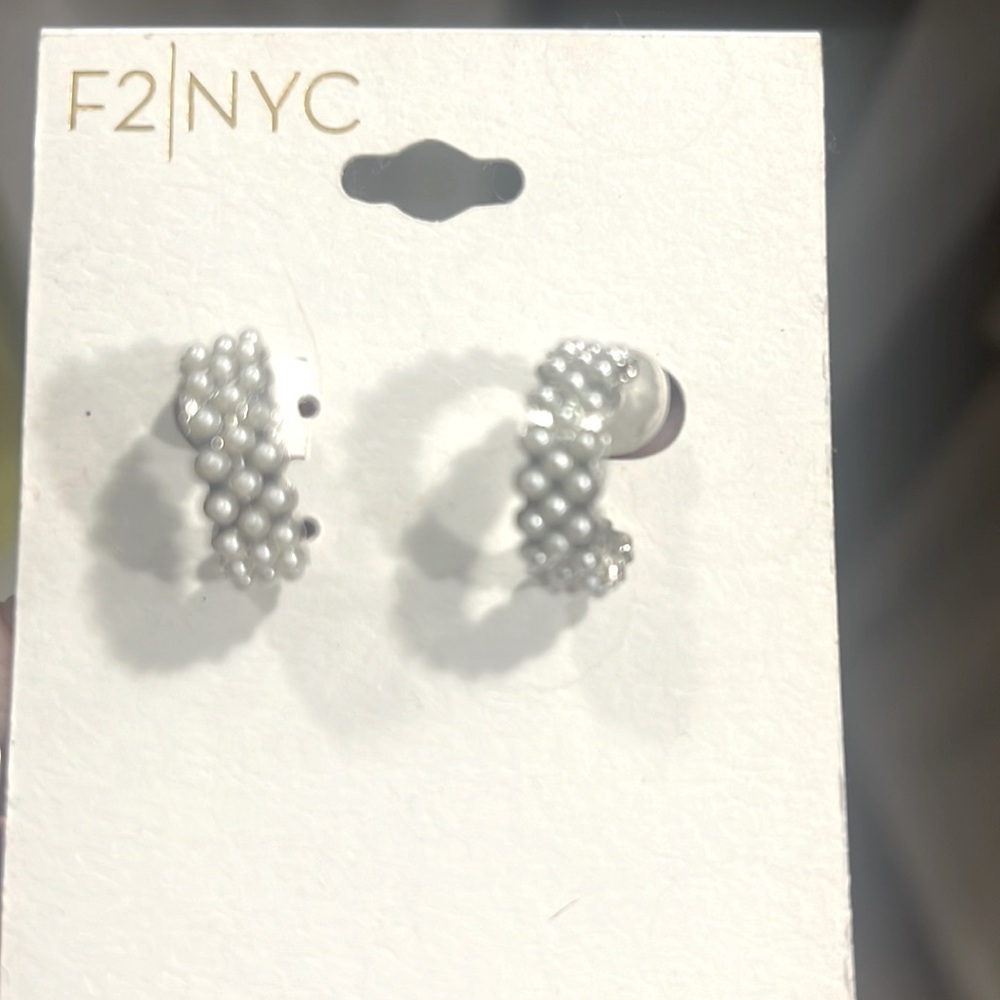 Super Cute Silver and Pearl Hoop, Pierced Earrings. Dress up or down! 💙 - Picture 1 of 1